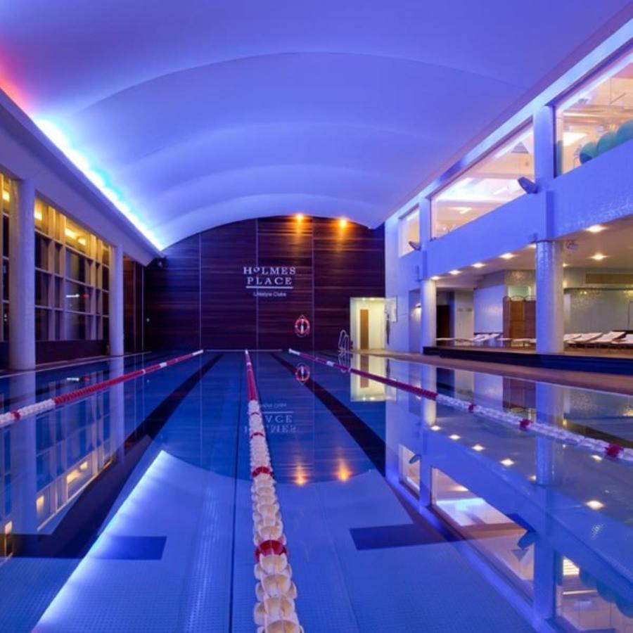 Modern Apartment With Pool Near Golden Terraces Varşovia Exterior foto